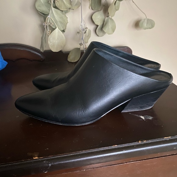 Vince Black Leather Mules - Picture 3 of 7